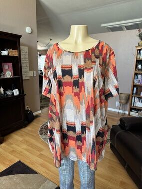 Boutique multicolored abstract short sleeve blouse-size 2X